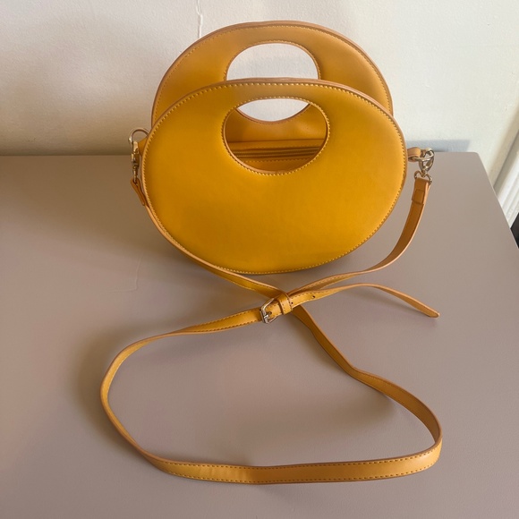 JustFab Mustard Circle Crossbody Bag - Picture 6 of 11